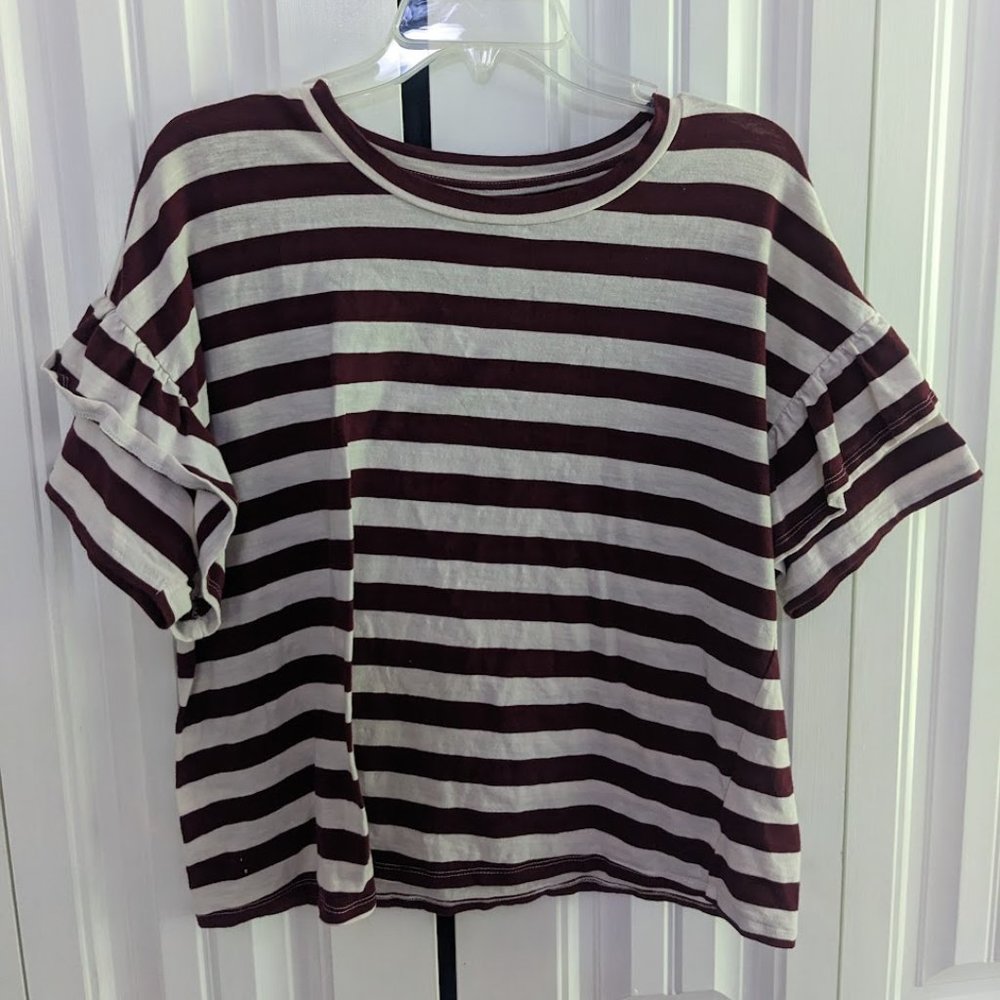 Universal Threads Maroon and White Striped Ruffle Crop Shirt Womens M